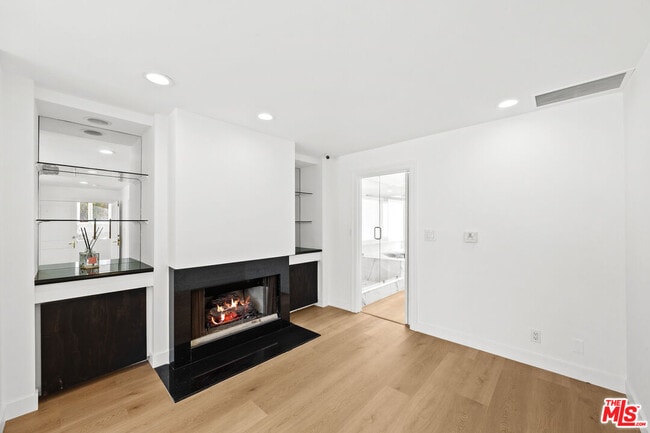 Building Photo - 244 S Almont Dr