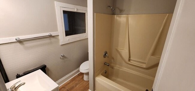 Building Photo - 46 Genesee St