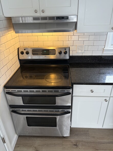 Building Photo - 78 Royal Oak Dr