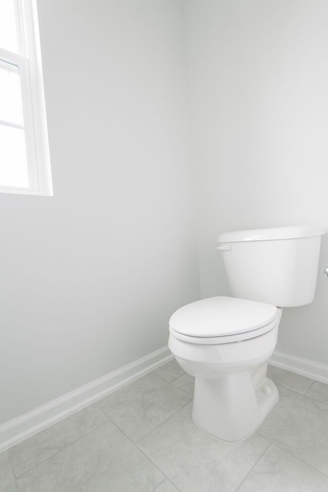 Building Photo - Beautiful 3 Bedroom 2.5 Bathroom Townhome ...