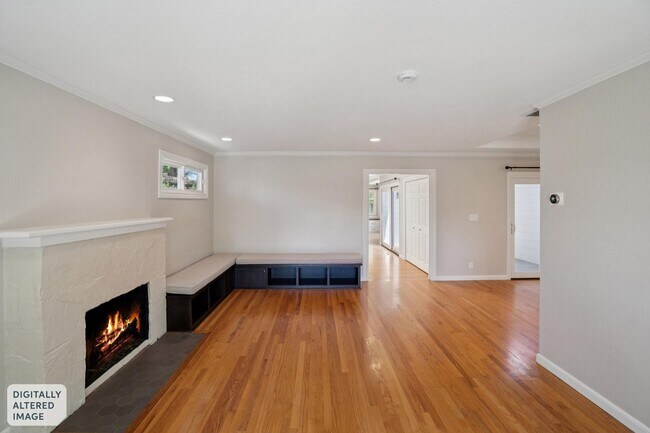 Building Photo - Spacious 3 bed 2 bath Home with Detached 1 bed 1 bath ADU in Los Altos!