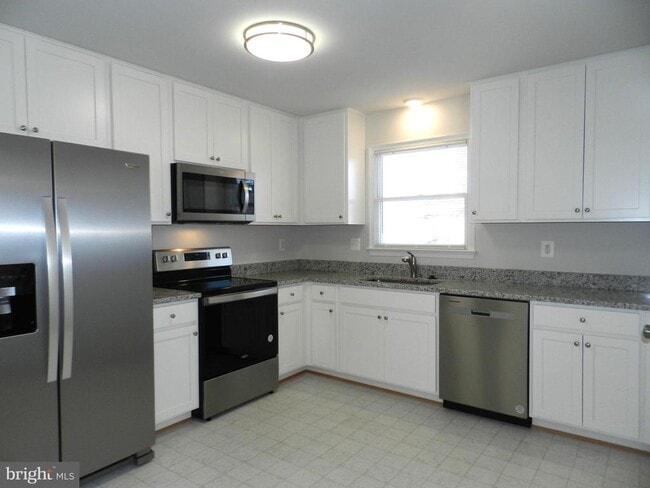 Building Photo - 206 Gerber Dr