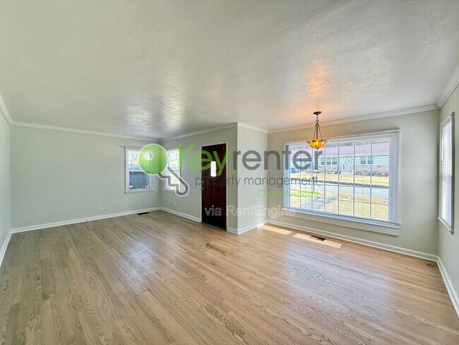 Building Photo - 4803 Orchard View Dr