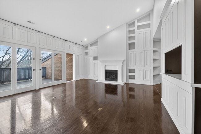 Building Photo - 155 N Hanley Rd