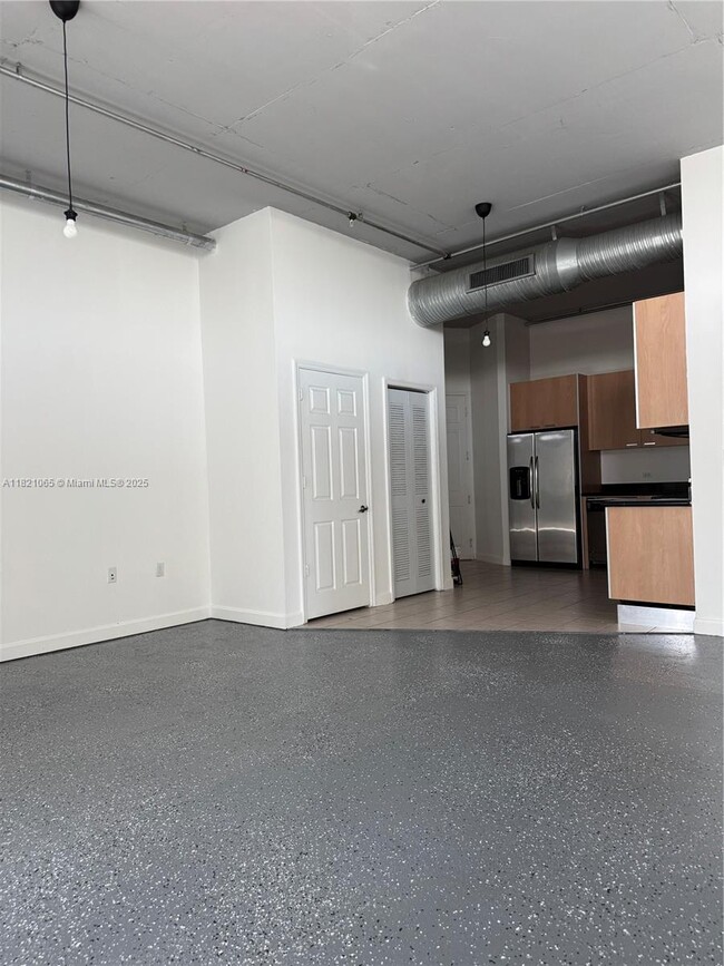 Building Photo - 2100 Van Buren St