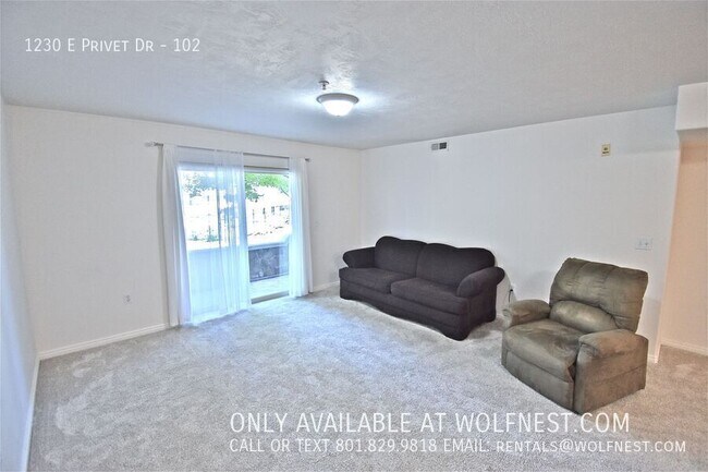 Building Photo - 1230 Privet Dr
