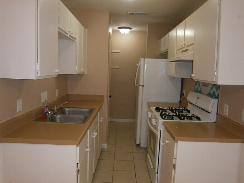 Building Photo - 7004 Aries Ln