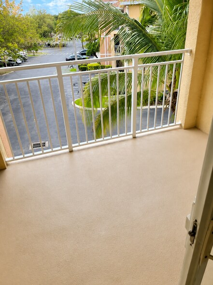 Building Photo - 6533 Emerald Dunes Dr