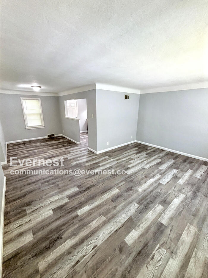 Building Photo - 6149 Jackson Ave