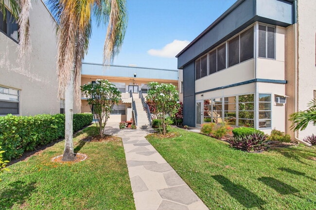 Building Photo - 180 Flanders C