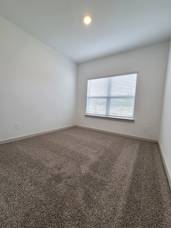Building Photo - 4915 Pne Hvn Ln