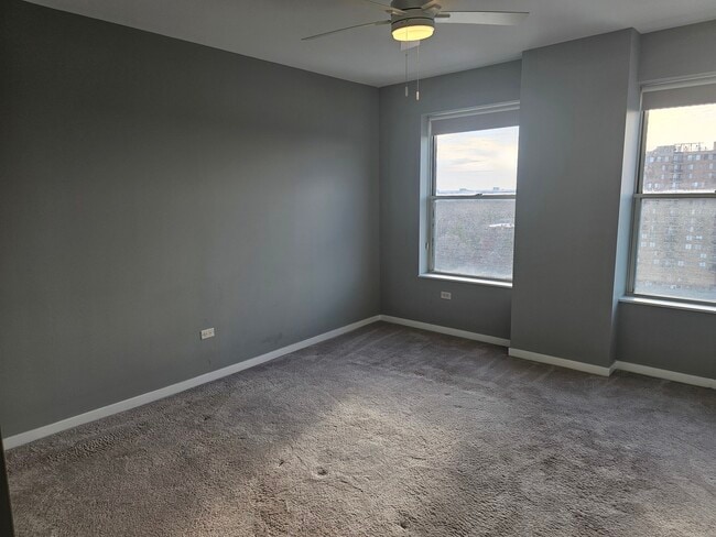 Building Photo - 77 S Evergreen Ave