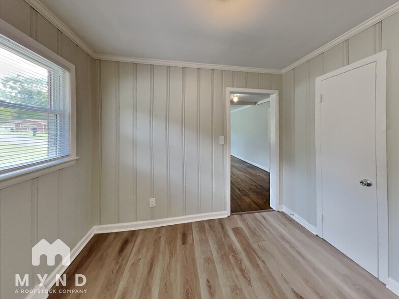 Building Photo - 2634 Skyland Dr