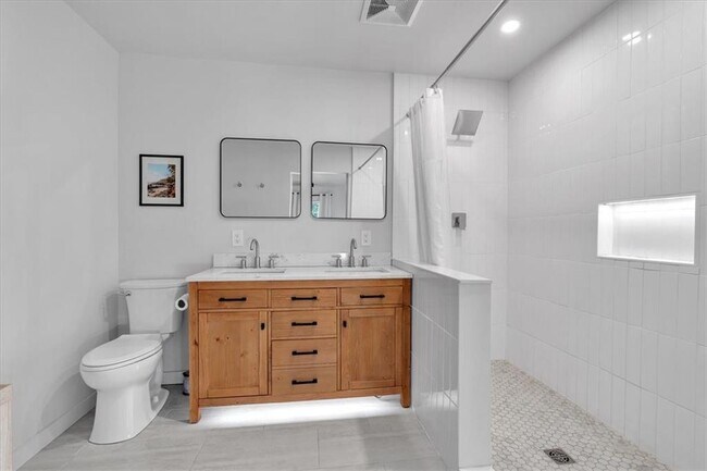 Building Photo - 1520 Foote St NE