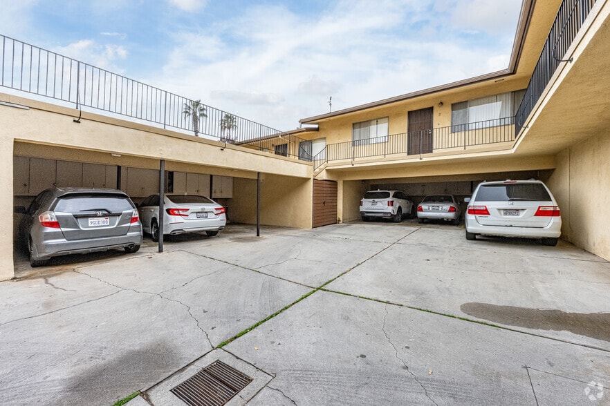 Parking - Bright Manor