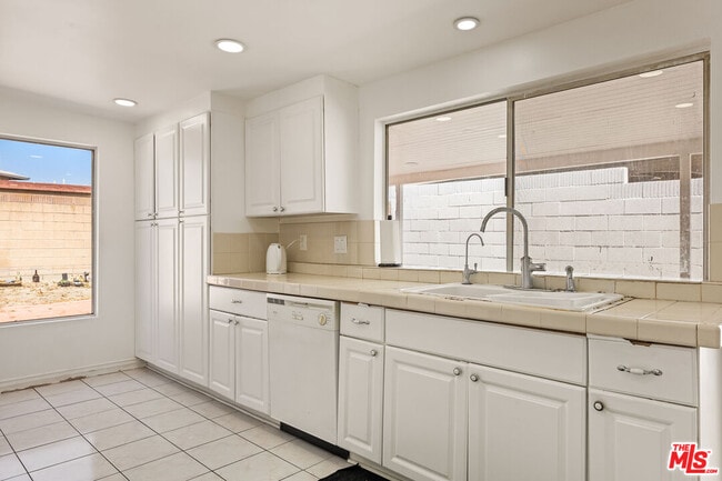 Building Photo - 20233 Eddington Dr