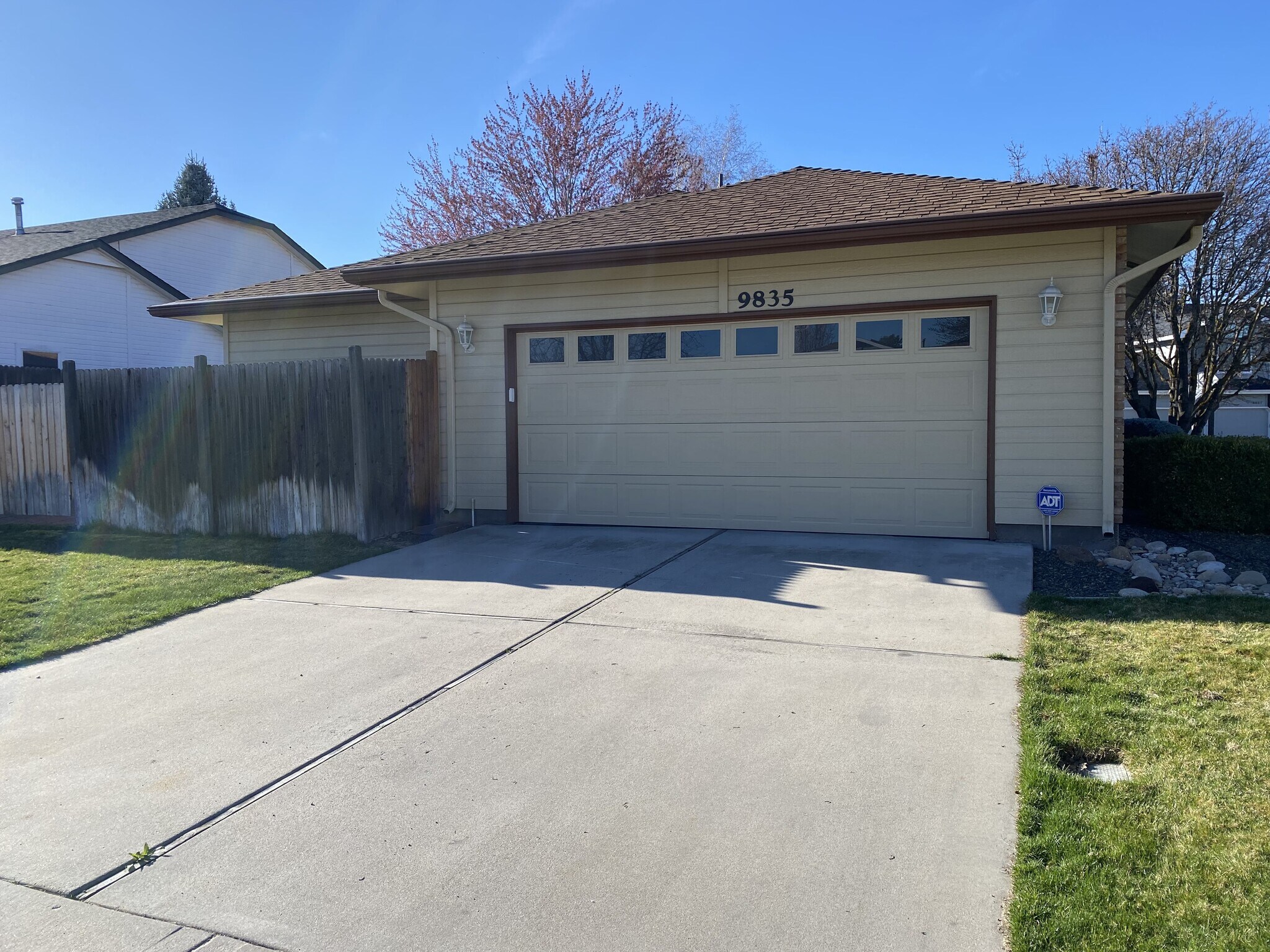 Building Photo - 9835 W Alliance Dr