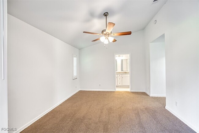 Building Photo - 16840 Sanibel Sunset Ct