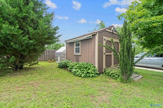 Building Photo - 108 Landings Way Dr