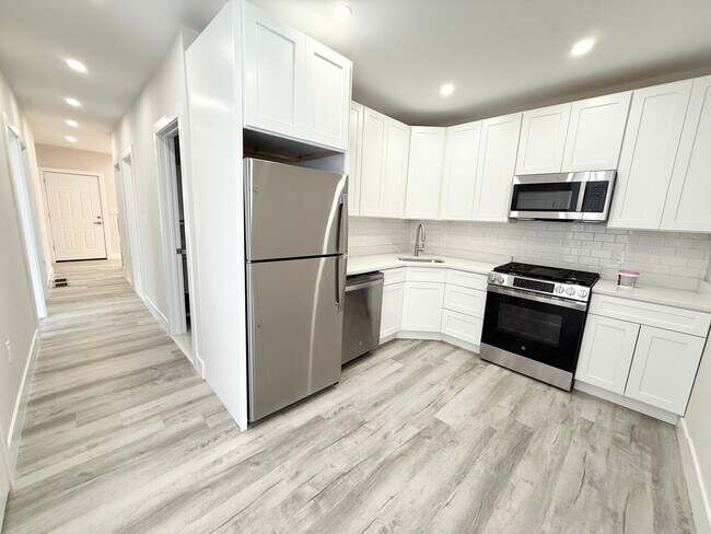 Primary Photo - 10 Cawfield St