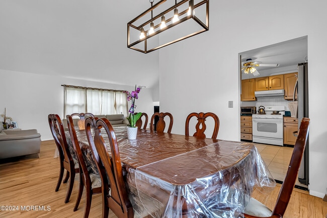 Building Photo - 36 Community Dr