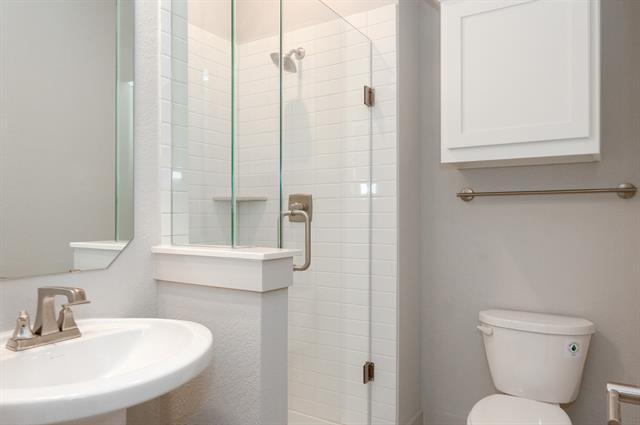 Building Photo - 3743 Milwaukee Ave