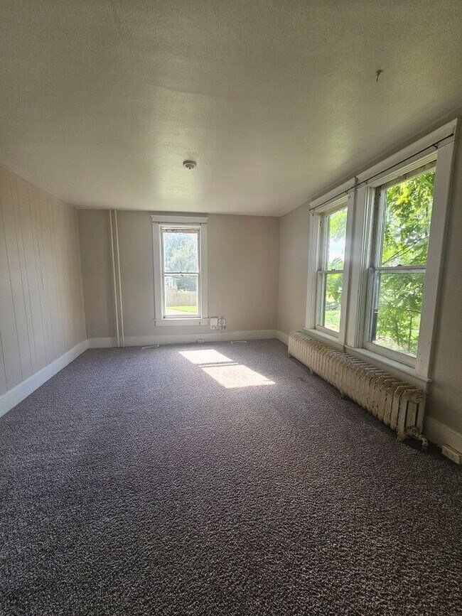 Building Photo - 2824 8th Ave