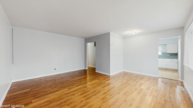 Building Photo - 1317 Mackinaw Ave