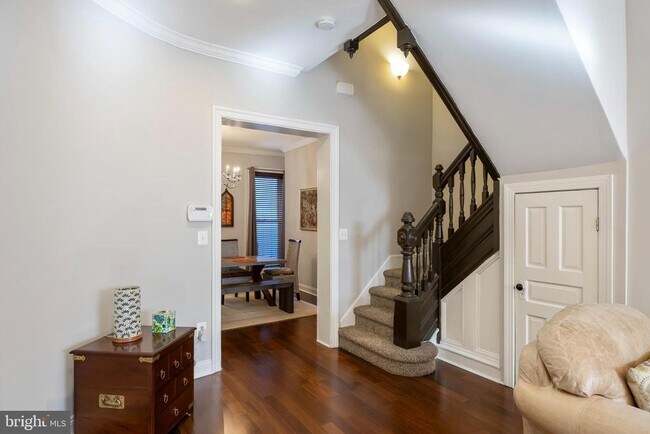 Building Photo - 314 E 22nd St