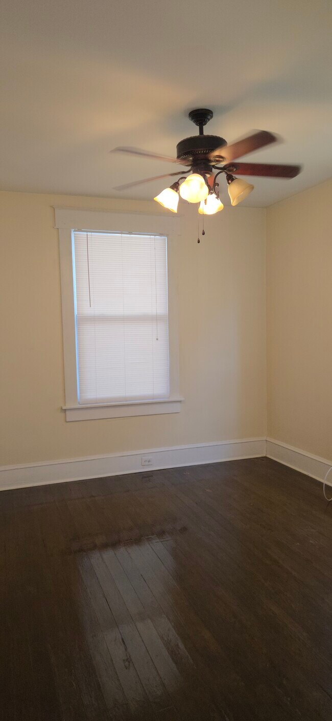 Building Photo - 1409 N Market St