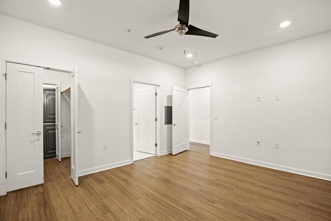 Building Photo - 4361 S Congress Ave