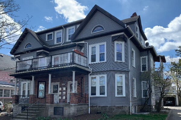 Building Photo - 156 Brown St