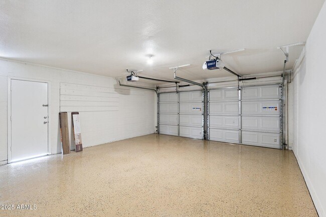 Building Photo - 1400 E Wesleyan Dr