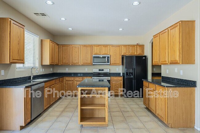 Building Photo - 43476 Caven Dr