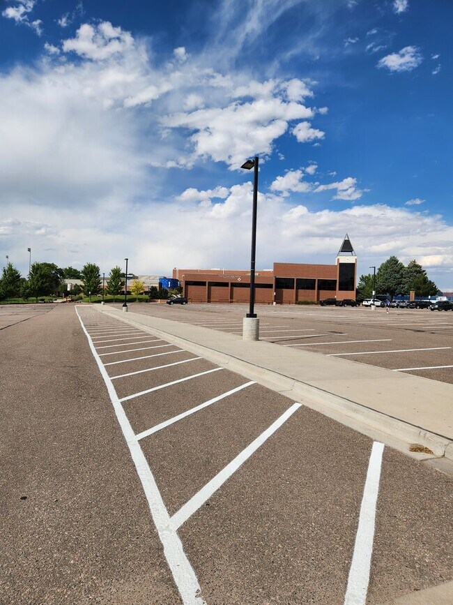 Building Photo - Completely remodeled! Fresh unit!