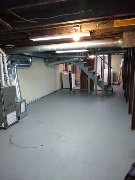 Building Photo - 2658 Deming Ave