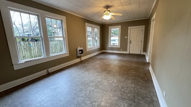 Building Photo - 701 Montgomery Ave