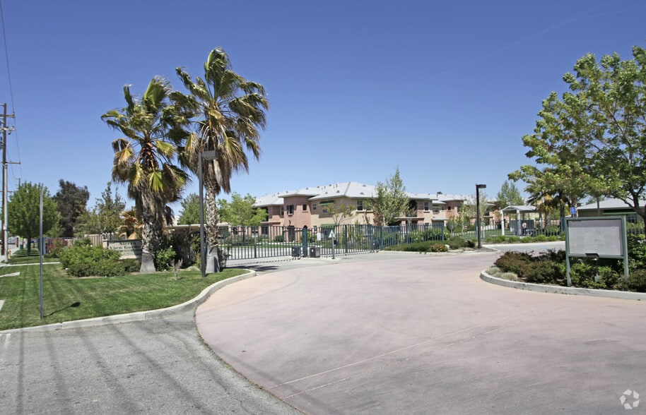 Building Photo - Sierra View Gardens