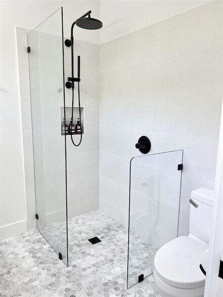 Building Photo - 7809 Mullen Dr