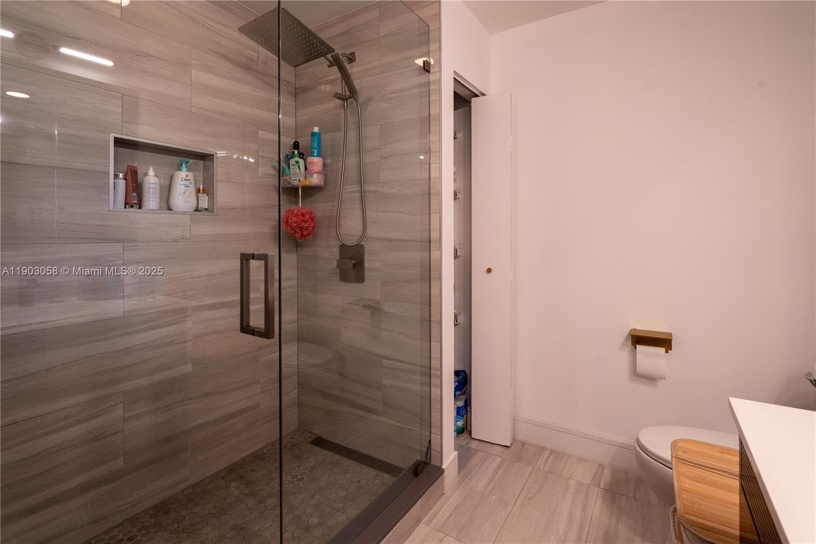 Building Photo - 2001 Biscayne Blvd