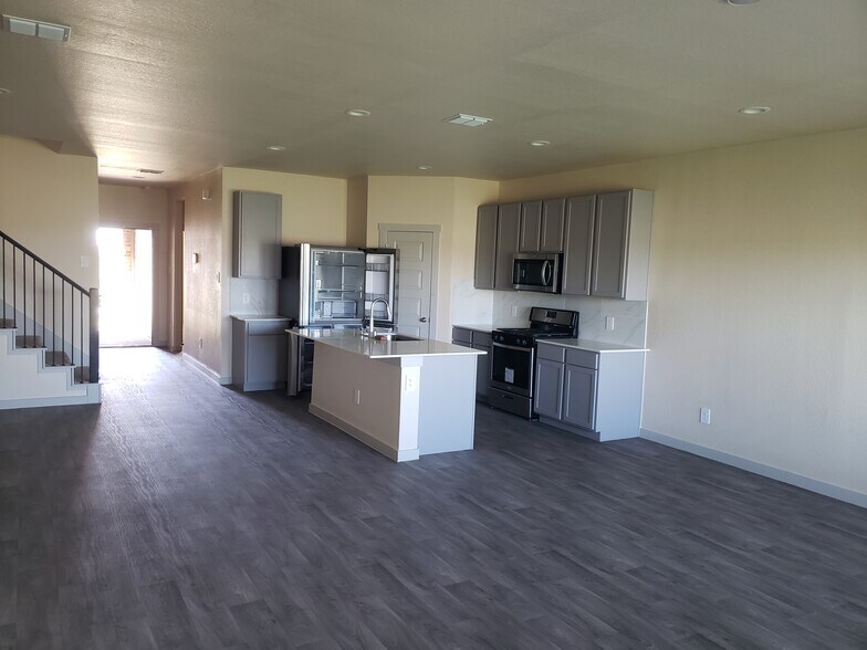 Building Photo - 14431 Sweet Water Dr