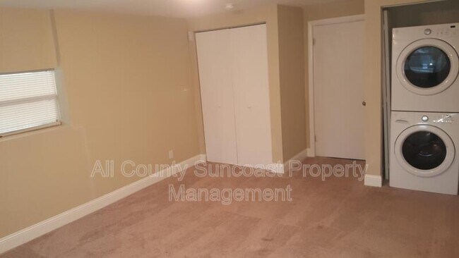 Building Photo - 5036 10th Ave N