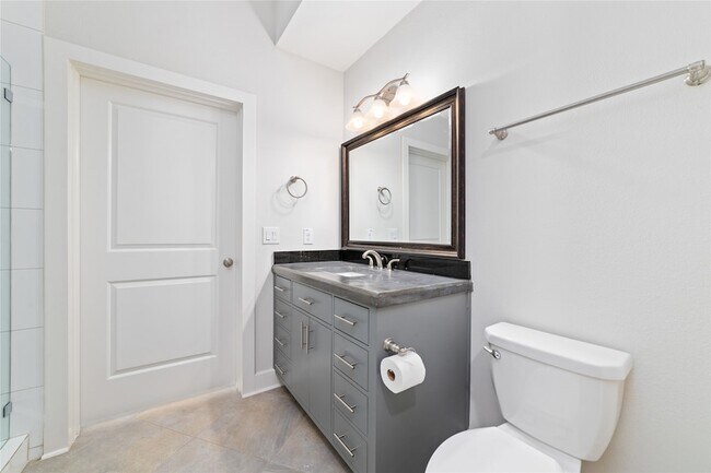 Building Photo - 1011 Studemont St