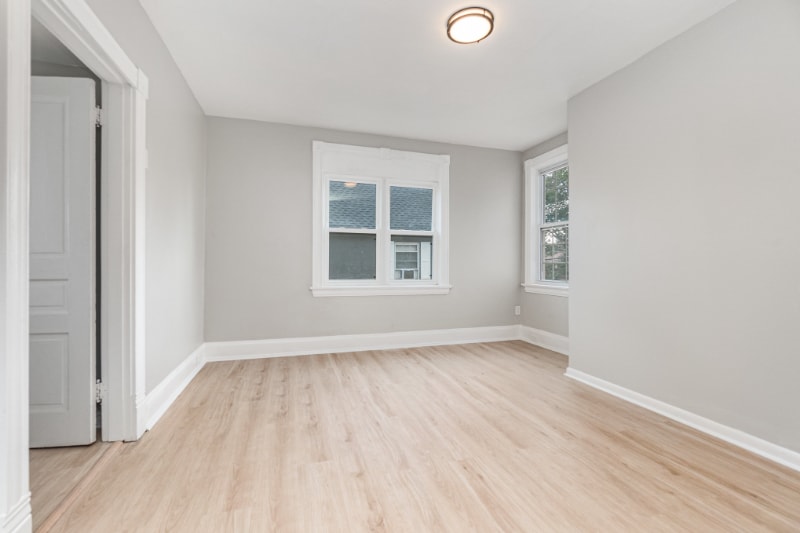 Building Photo - 3248 Glenmore Ave