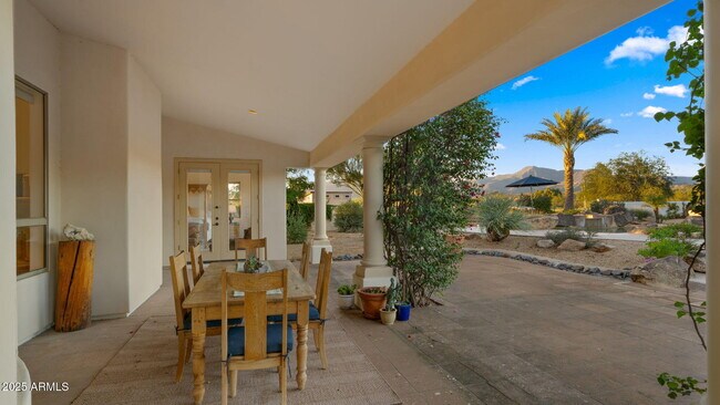 Building Photo - 5910 E Cielo Run S