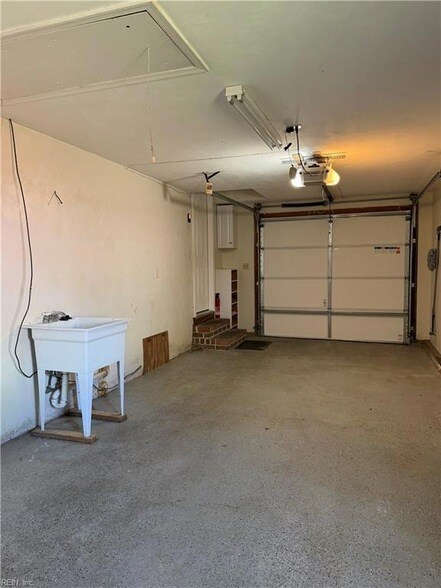 Building Photo - 3339 Dietz Dr