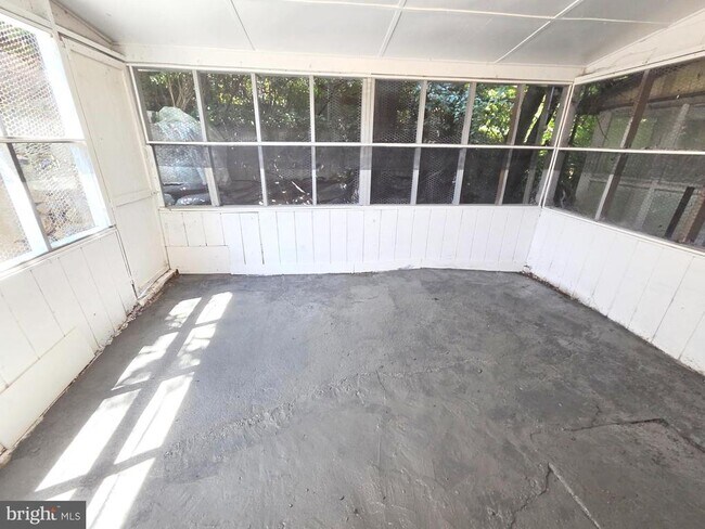 Building Photo - 6653 Perry Ave