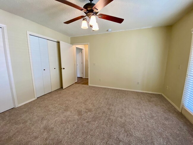 Building Photo - Quiet 2 Bed, 1 Bath in Edmond