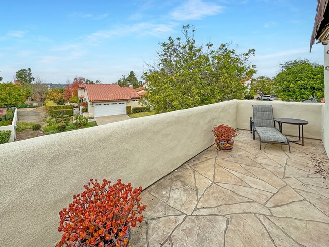 Building Photo - Stunning 3B/2BA House in Escondido!