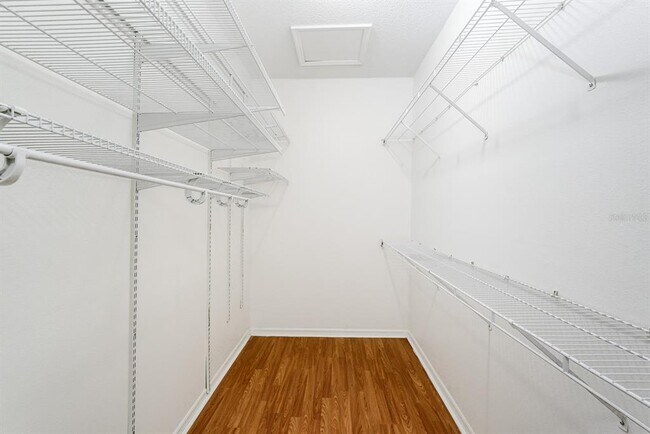 Building Photo - 295 Fareham Dr